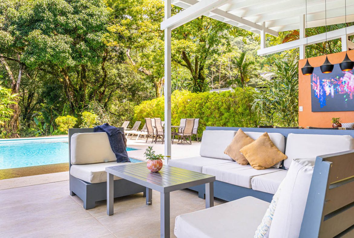 MULTI-USE PROPERTY RESIDENTIAL/HOTEL/COMMERCIAL UVITA