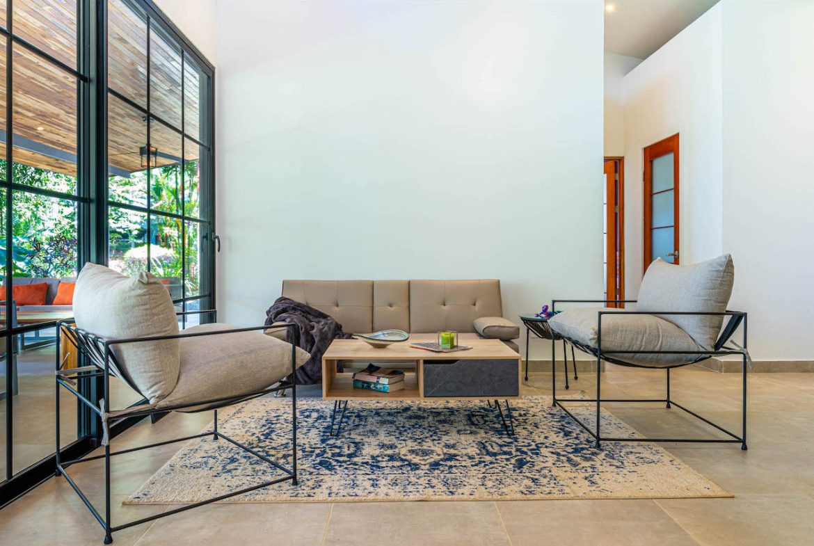 MULTI-USE PROPERTY RESIDENTIAL/HOTEL/COMMERCIAL UVITA