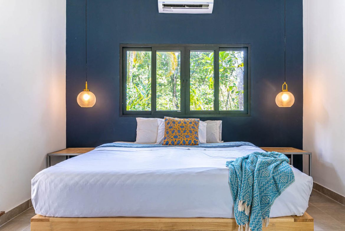MULTI-USE PROPERTY RESIDENTIAL/HOTEL/COMMERCIAL UVITA