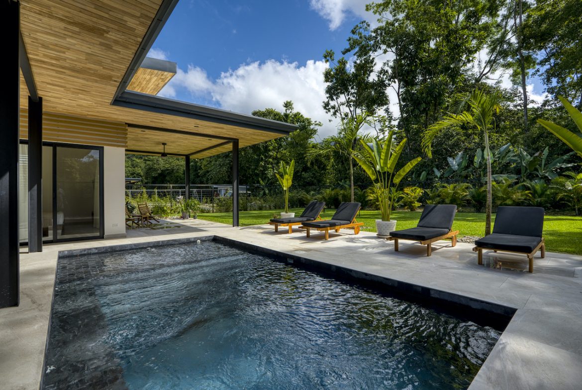 3 BEDROOM HOME + EXTRA LOT IN CENTRAL UVITA, Uvita, Costa Rica — photo 3