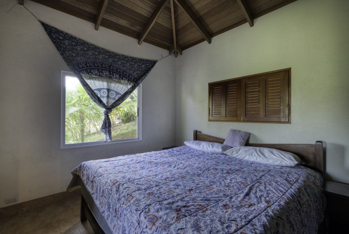 PROPERTY WITH MANICURED LANDSCAPED , OCEAN AND VALLEY VIEW PLUS SMALL HOUSE , CABIN AND STUDIO – 4.72 ACRES
