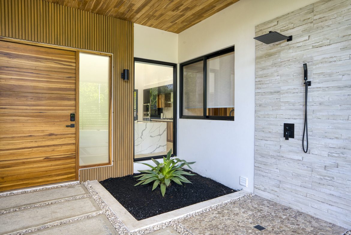 3 BEDROOM HOME + EXTRA LOT IN CENTRAL UVITA, Uvita, Costa Rica — photo 4