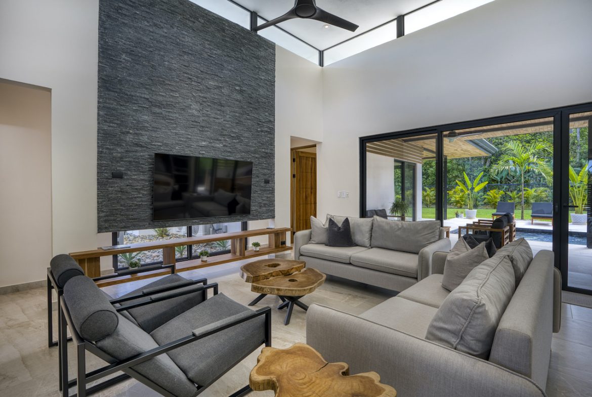3 BEDROOM HOME + EXTRA LOT IN CENTRAL UVITA, Uvita, Costa Rica — photo 5