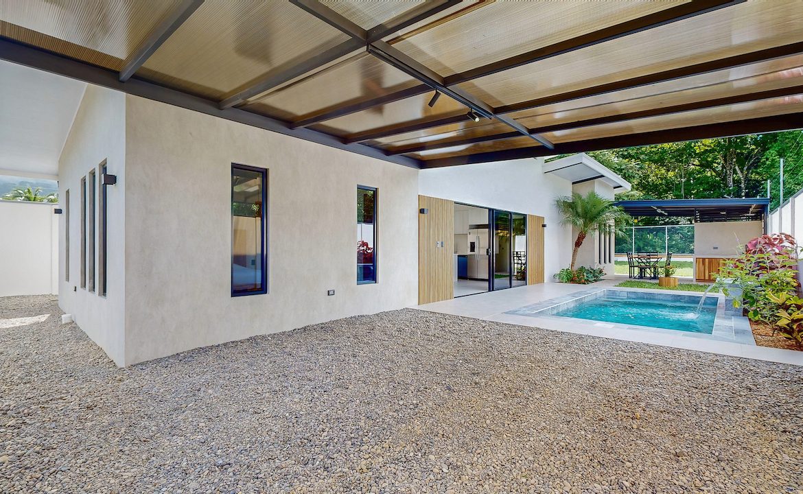 BEAUTIFUL BRAND NEW 3 BEDROOM HOME IN CENTRAL UVITA
