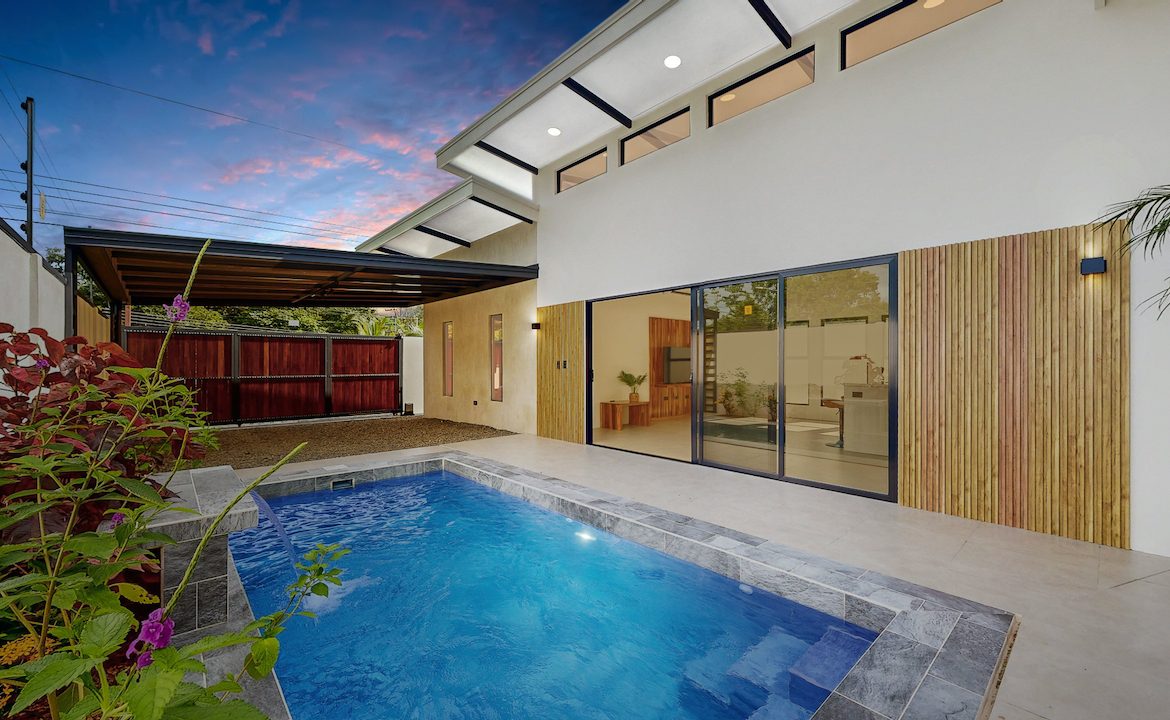 BEAUTIFUL BRAND NEW 3 BEDROOM HOME IN CENTRAL UVITA