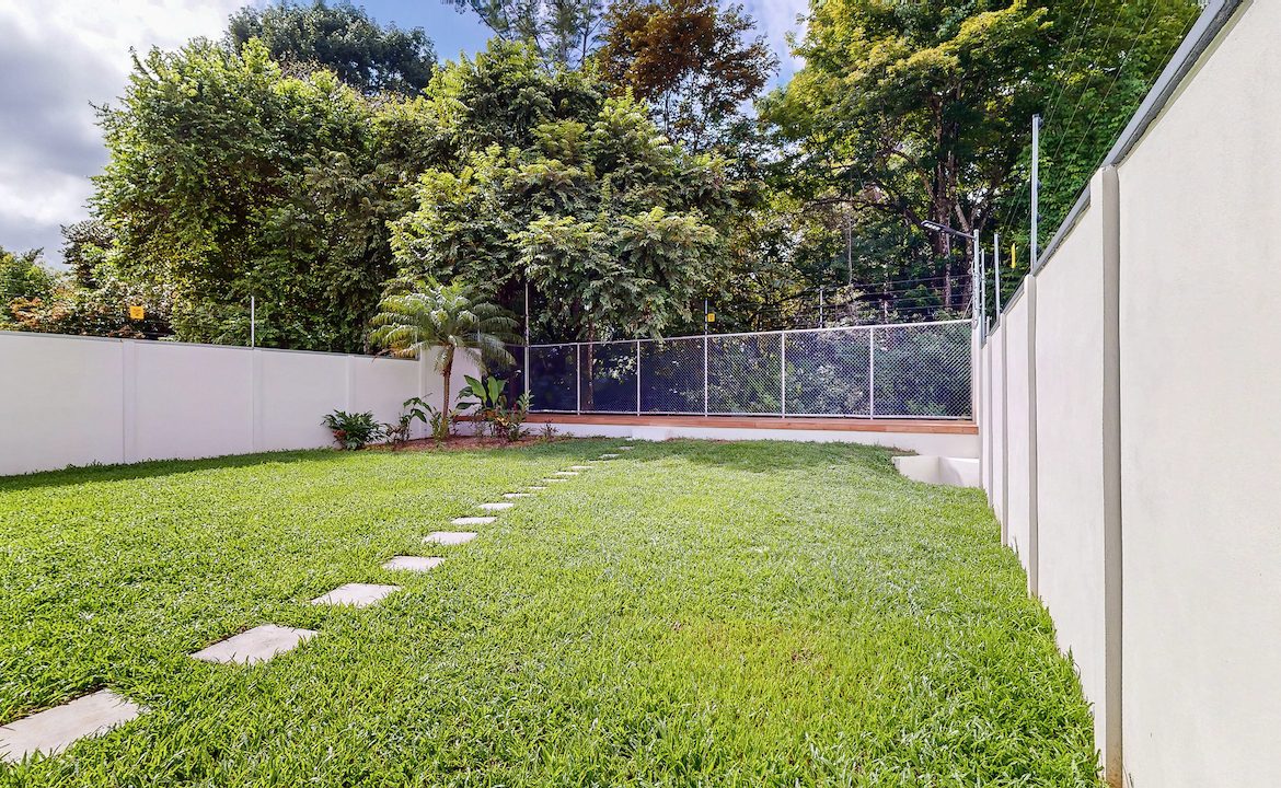 BEAUTIFUL BRAND NEW 3 BEDROOM HOME IN CENTRAL UVITA
