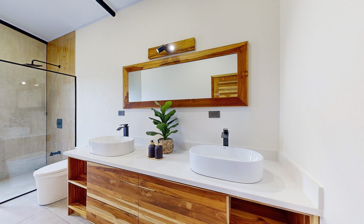 BEAUTIFUL BRAND NEW 3 BEDROOM HOME IN CENTRAL UVITA
