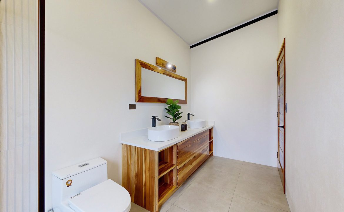BEAUTIFUL BRAND NEW 3 BEDROOM HOME IN CENTRAL UVITA