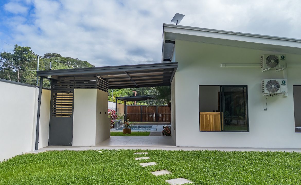 BEAUTIFUL BRAND NEW 3 BEDROOM HOME IN CENTRAL UVITA