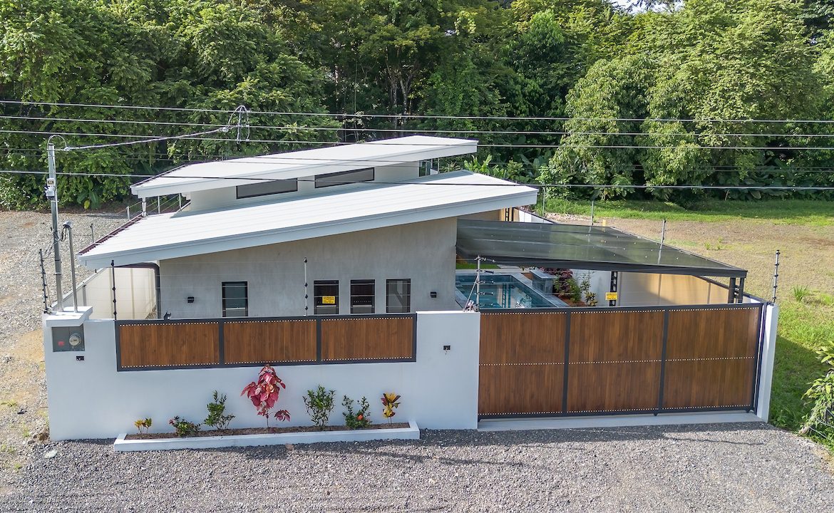 BEAUTIFUL BRAND NEW 3 BEDROOM HOME IN CENTRAL UVITA