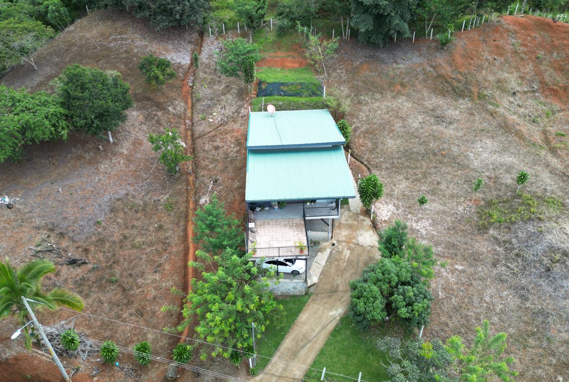 3-BEDROOM HOME WITH VIEWS OF THE MOUNTAIN AND CLOSE TO AMENITIES – 0.11 ACRES, Uvita, Costa Rica — photo 8