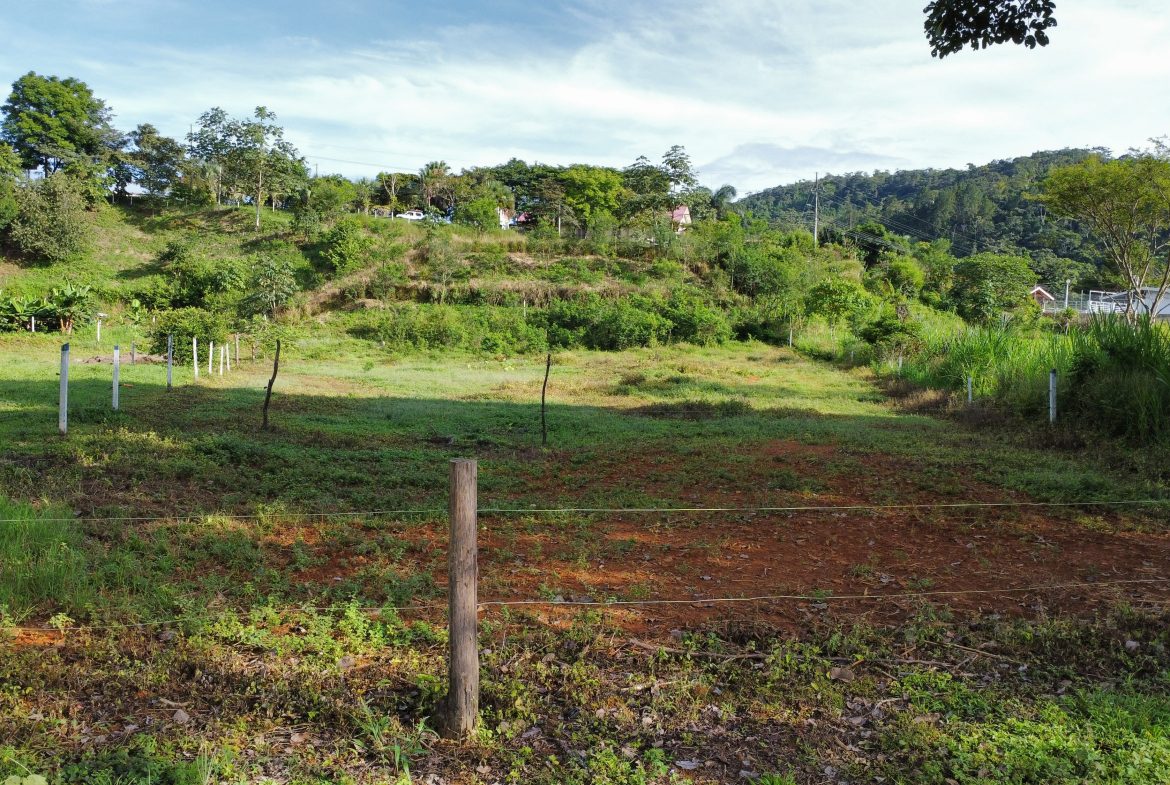PRIME RESIDENTIAL & COMMERCIAL DEVELOPMENT LAND WITH RIVER FRONTAGE – 2.3 ACRES