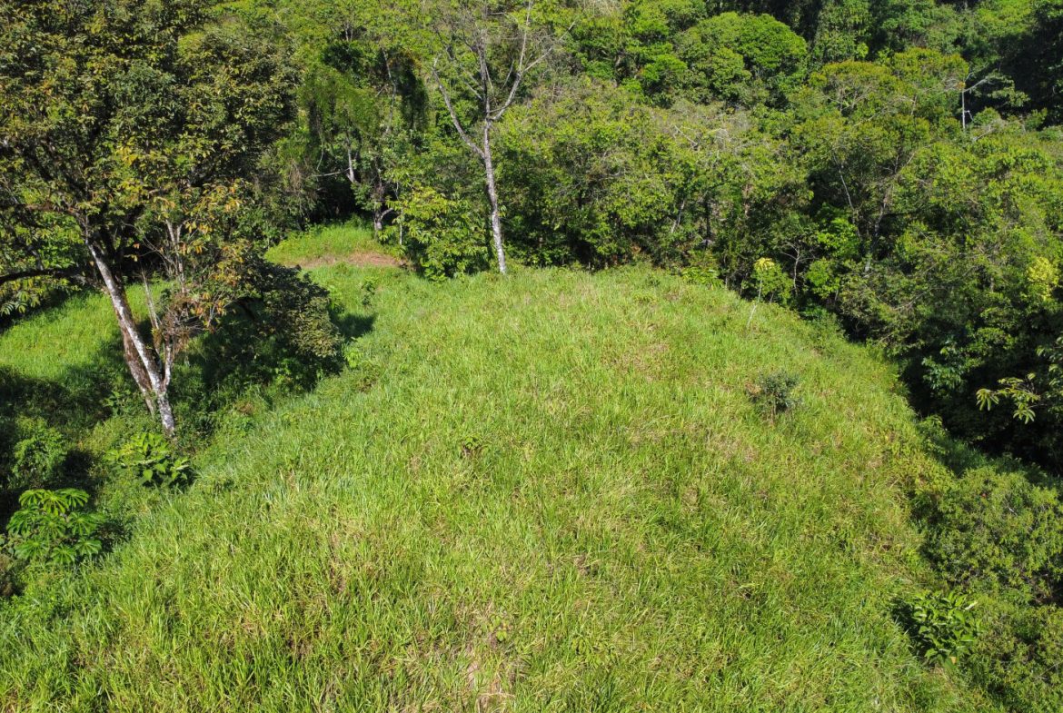 EXCEPTIONAL PROPERTY IN LA LINDA DE GENERAL VIEJO – A DEVELOPER’S DREAM WITH NATURAL SPLENDOR AND PRIME LOCATION – 25 acres