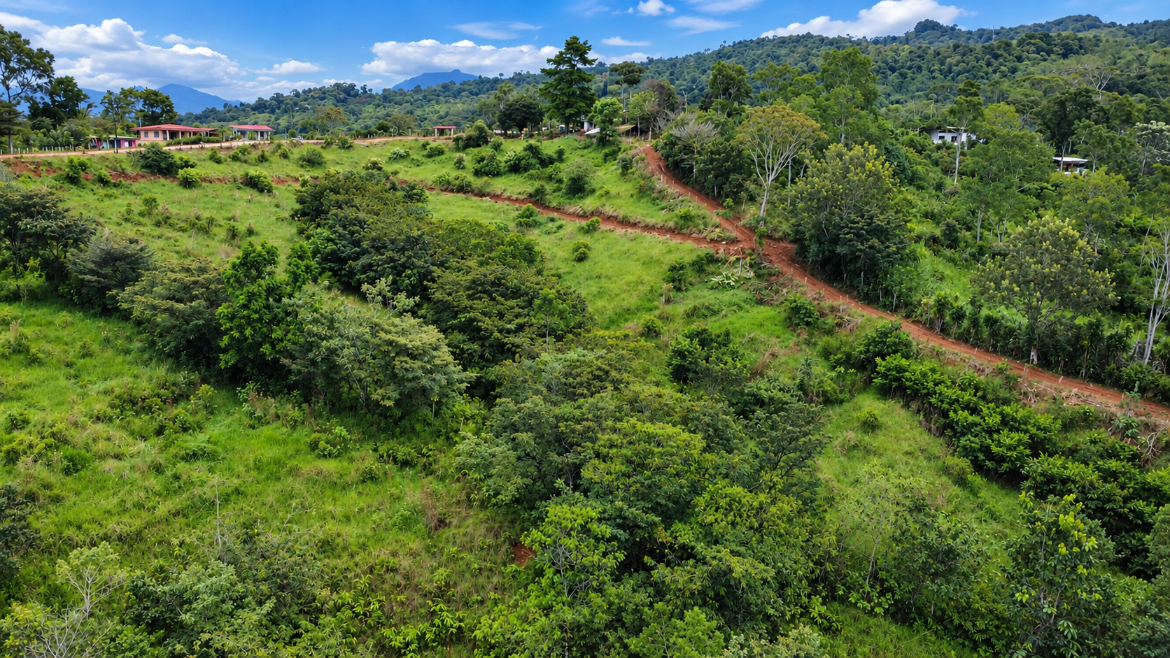 EXCEPTIONAL PROPERTY IN LA LINDA DE GENERAL VIEJO – A DEVELOPER’S DREAM WITH NATURAL SPLENDOR AND PRIME LOCATION – 25 acres