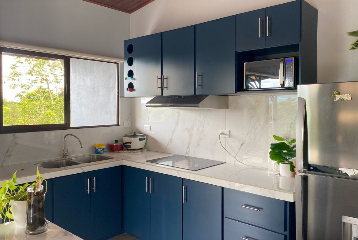 3-BEDROOM HOME WITH VIEWS OF THE MOUNTAIN AND CLOSE TO AMENITIES – 0.11 ACRES, Uvita, Costa Rica — photo 5