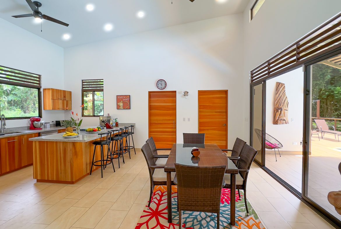 LUXURY 3 BEDROOM HOME WITH LUSH GARDEN , TREES AND PRIVACY – 0.98 ACRES