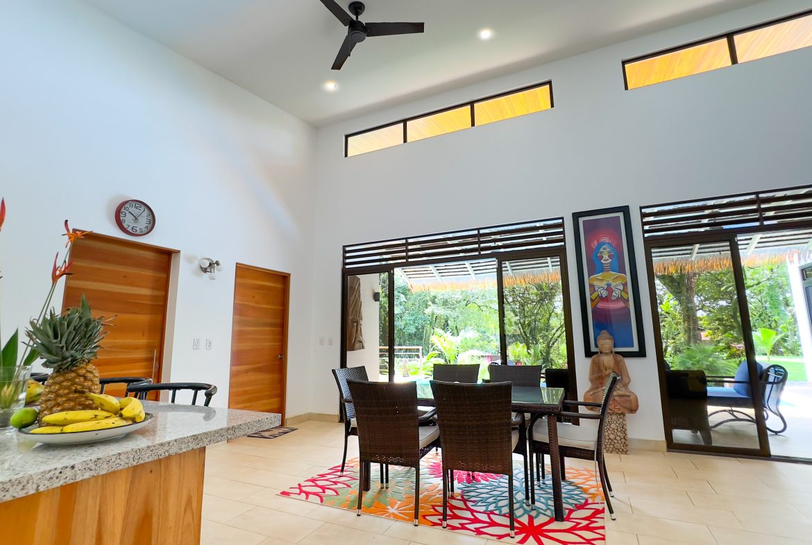 LUXURY 3 BEDROOM HOME WITH LUSH GARDEN , TREES AND PRIVACY – 0.98 ACRES