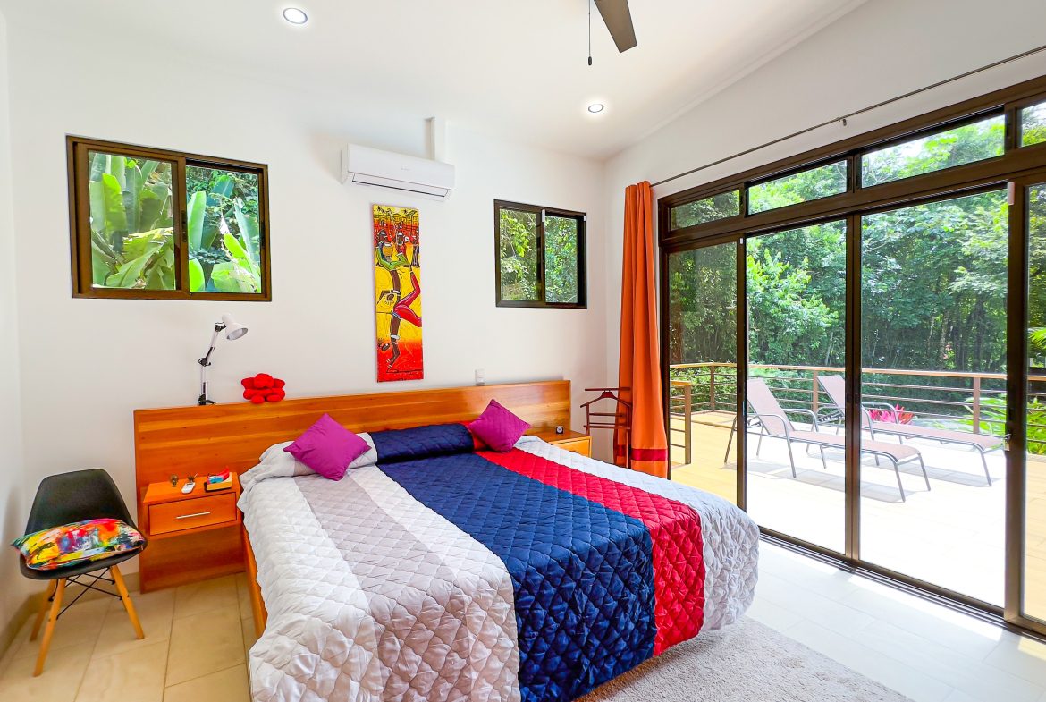 LUXURY 3 BEDROOM HOME WITH LUSH GARDEN , TREES AND PRIVACY – 0.98 ACRES