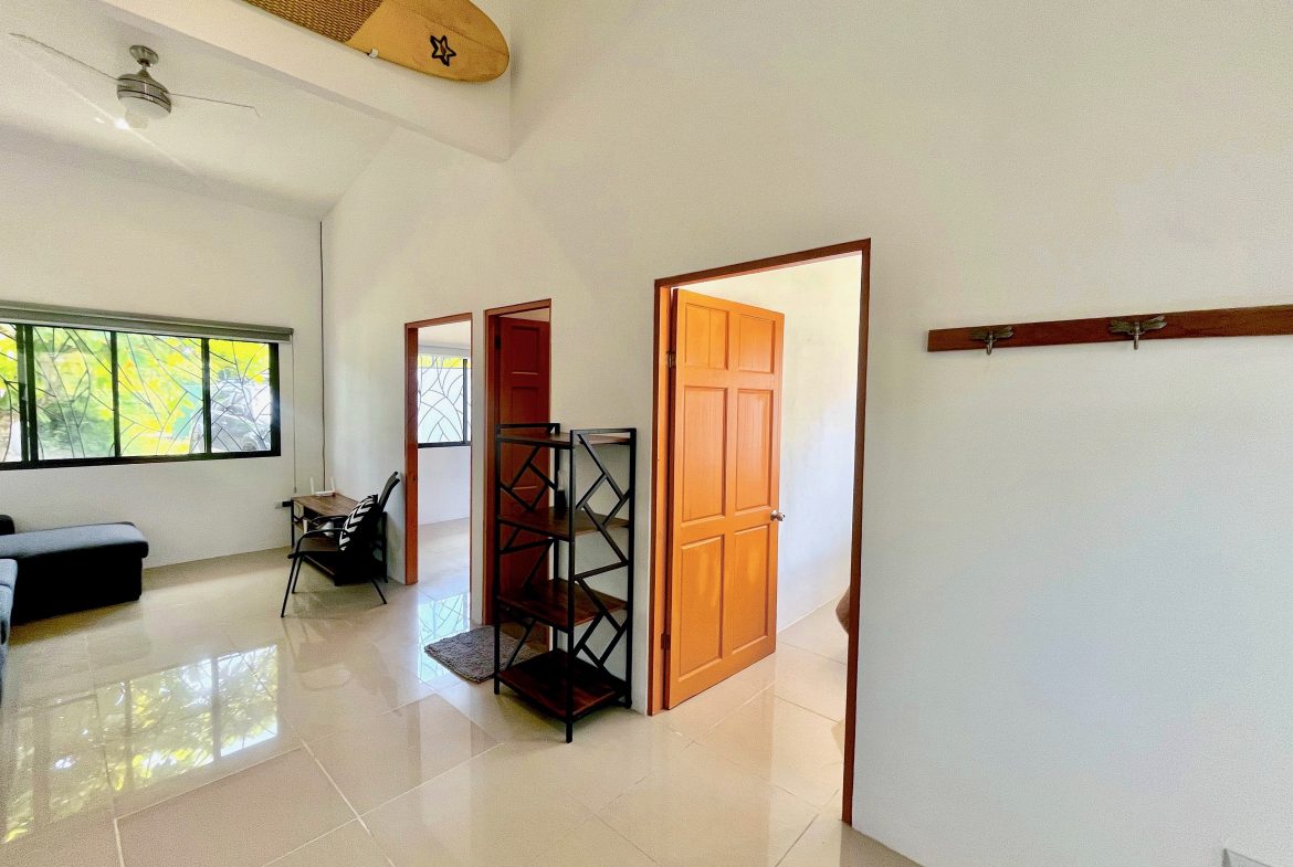 NEWLY RENOVATED 2-BEDROOM HOME WITH AN ADDITIONAL FIXER-UPPER—POTENTIAL FOR 4 BEDROOMS TOTAL! JUST A 5-MINUTE WALK TO THE BEACH – 0.078 ACRES, Uvita, Costa Rica — photo 7