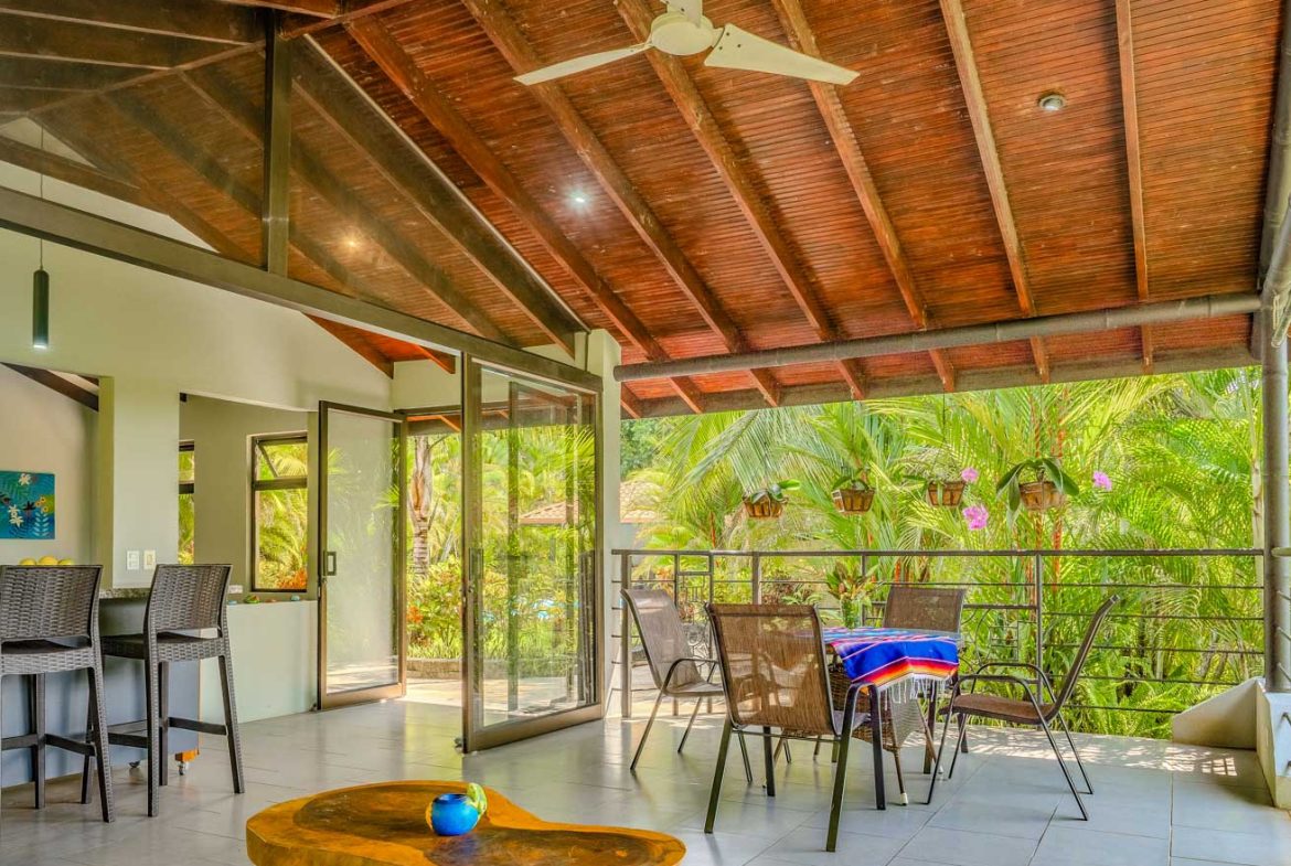 HOUSE WITH WATERFALL ACCESS AND PRIVACY CLOSE TO UVITA AND OJOCHAL – 3.8 ACRES