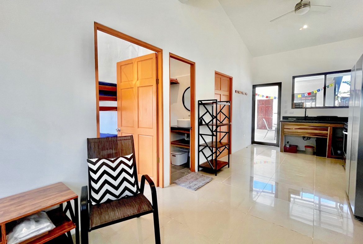 NEWLY RENOVATED 2-BEDROOM HOME WITH AN ADDITIONAL FIXER-UPPER—POTENTIAL FOR 4 BEDROOMS TOTAL! JUST A 5-MINUTE WALK TO THE BEACH – 0.078 ACRES, Uvita, Costa Rica — photo 4