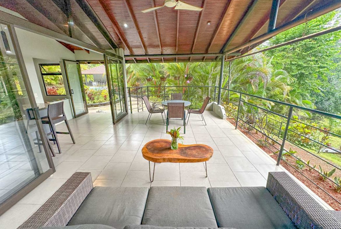 HOUSE WITH WATERFALL ACCESS AND PRIVACY CLOSE TO UVITA AND OJOCHAL – 3.8 ACRES
