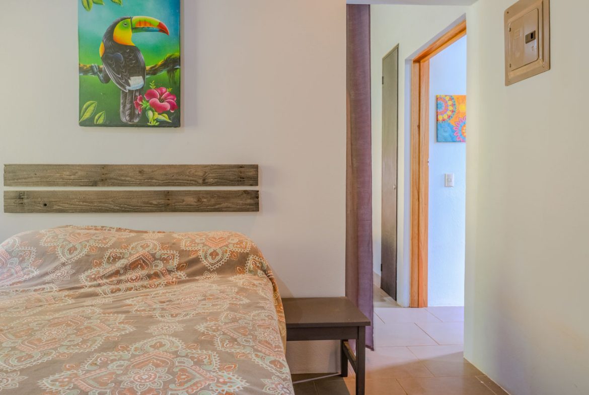 HOUSE WITH WATERFALL ACCESS AND PRIVACY CLOSE TO UVITA AND OJOCHAL – 3.8 ACRES