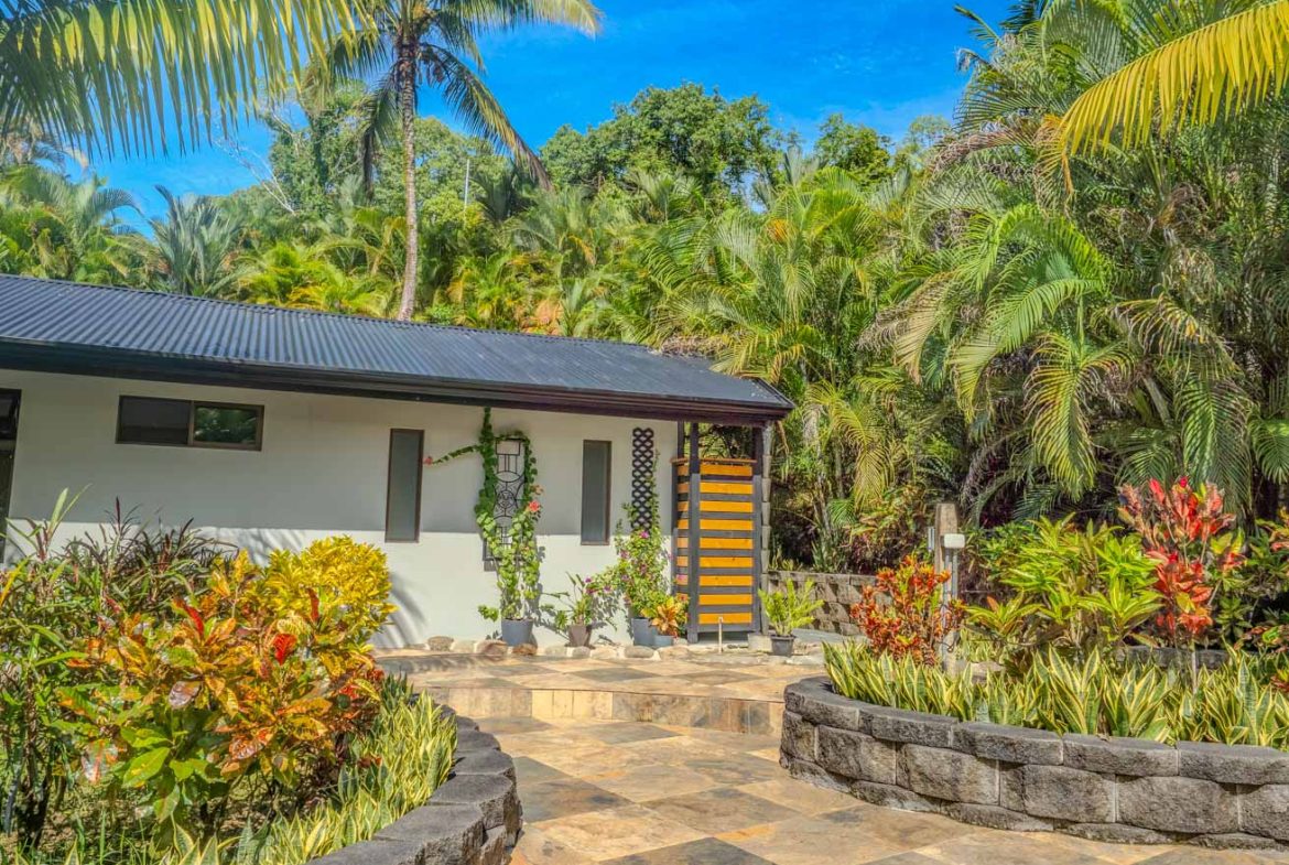 HOUSE WITH WATERFALL ACCESS AND PRIVACY CLOSE TO UVITA AND OJOCHAL – 3.8 ACRES