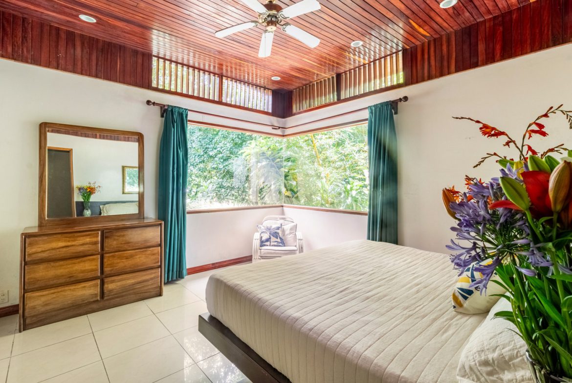 LUXURIOUS 4 BEDROOM HOME PLUS GUEST HOUSE WITH JUNGLE AND RIVER – 1.44 ACRES