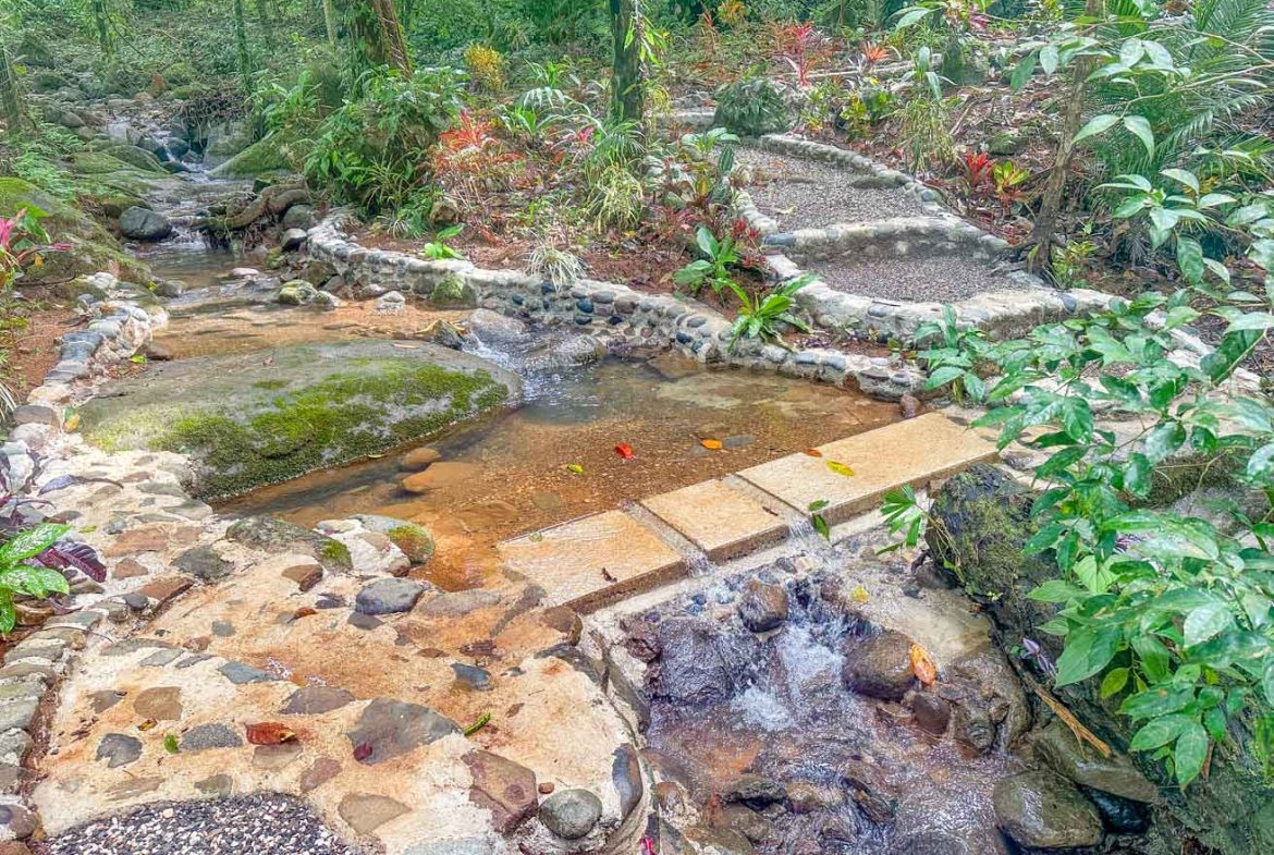 HOUSE WITH WATERFALL ACCESS AND PRIVACY CLOSE TO UVITA AND OJOCHAL – 3.8 ACRES