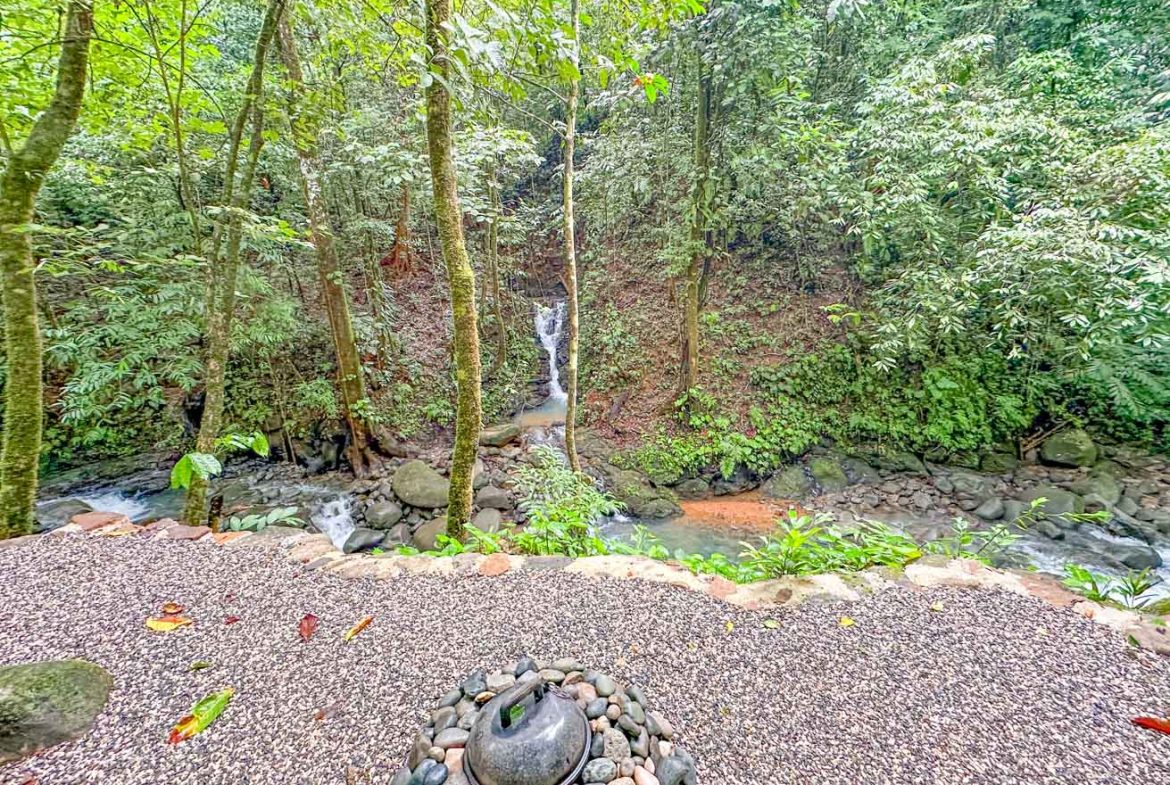 HOUSE WITH WATERFALL ACCESS AND PRIVACY CLOSE TO UVITA AND OJOCHAL – 3.8 ACRES, Uvita, Costa Rica — photo 5