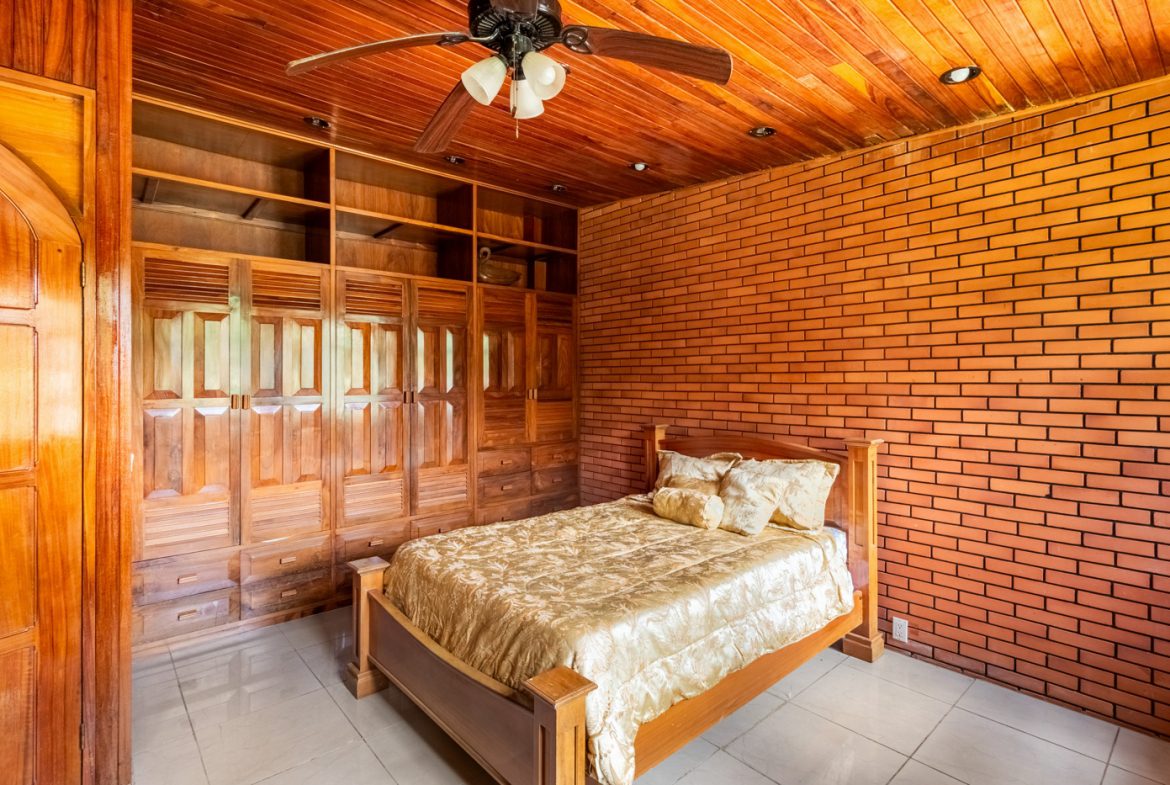 LUXURIOUS 4 BEDROOM HOME PLUS GUEST HOUSE WITH JUNGLE AND RIVER – 1.44 ACRES