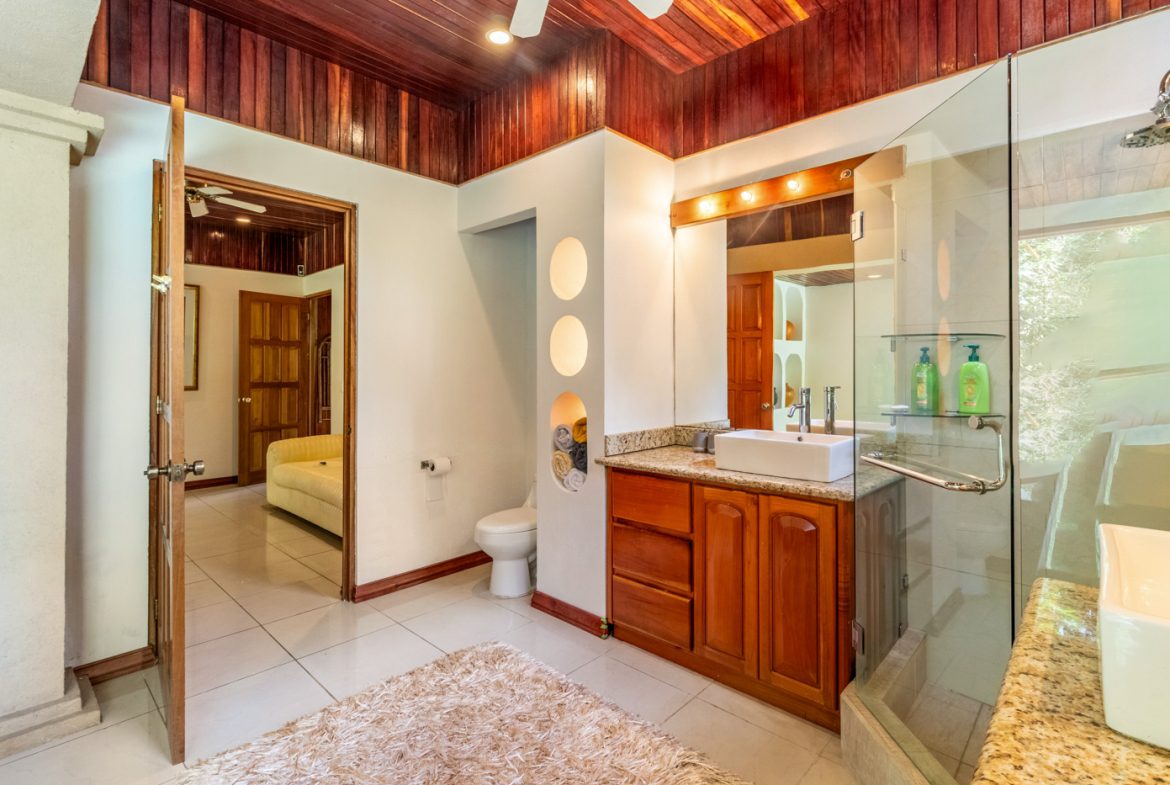 LUXURIOUS 4 BEDROOM HOME PLUS GUEST HOUSE WITH JUNGLE AND RIVER – 1.44 ACRES