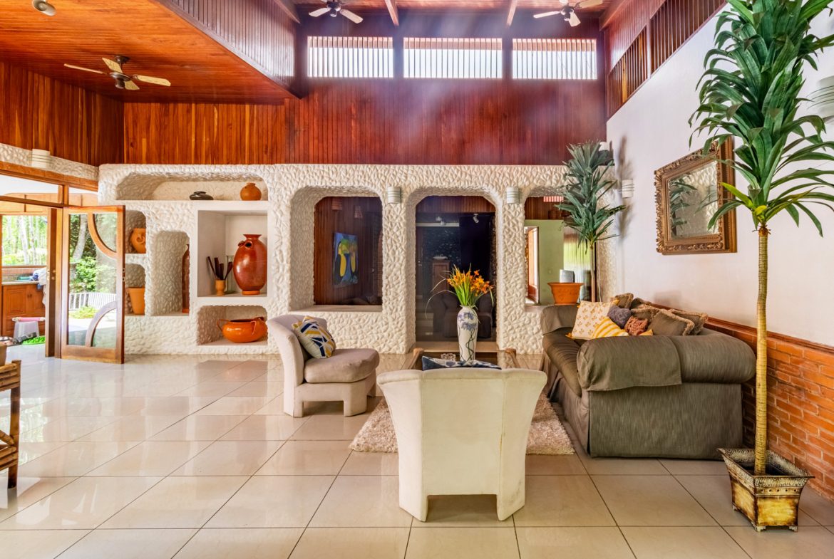 LUXURIOUS 4 BEDROOM HOME PLUS GUEST HOUSE WITH JUNGLE AND RIVER – 1.44 ACRES