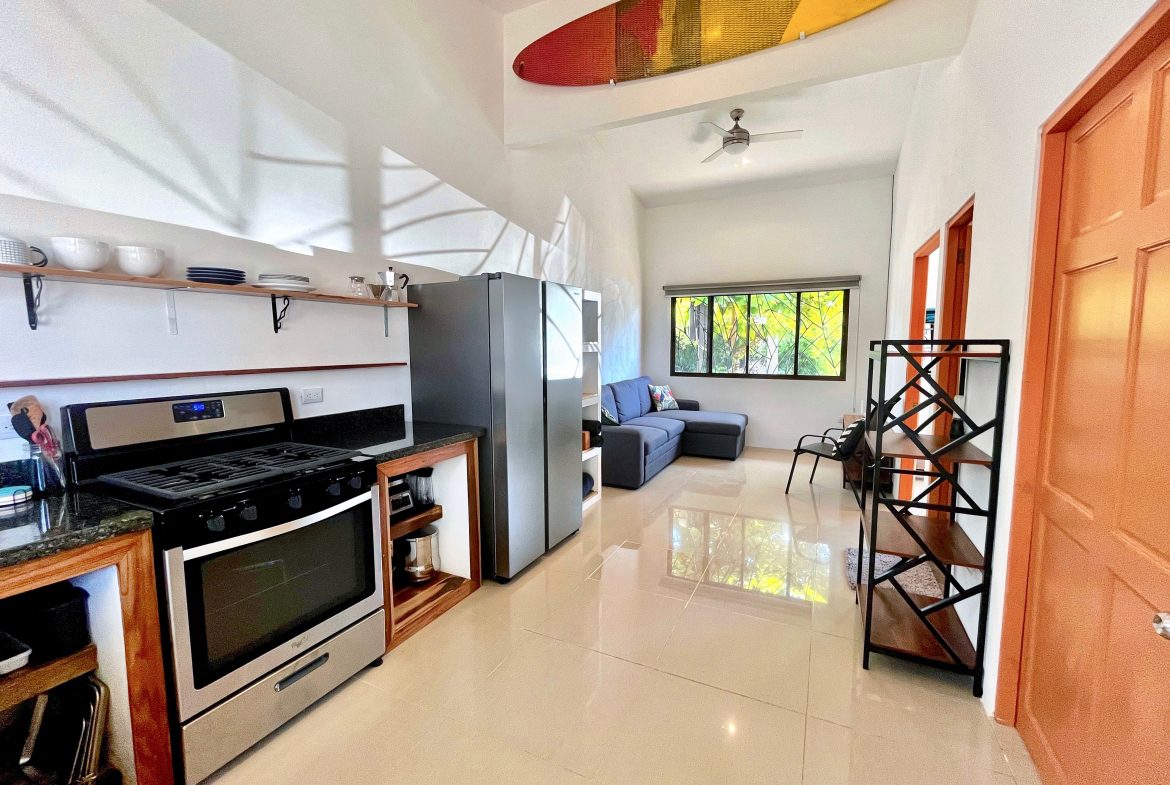 NEWLY RENOVATED 2-BEDROOM HOME WITH AN ADDITIONAL FIXER-UPPER—POTENTIAL FOR 4 BEDROOMS TOTAL! JUST A 5-MINUTE WALK TO THE BEACH – 0.078 ACRES, Uvita, Costa Rica — photo 3