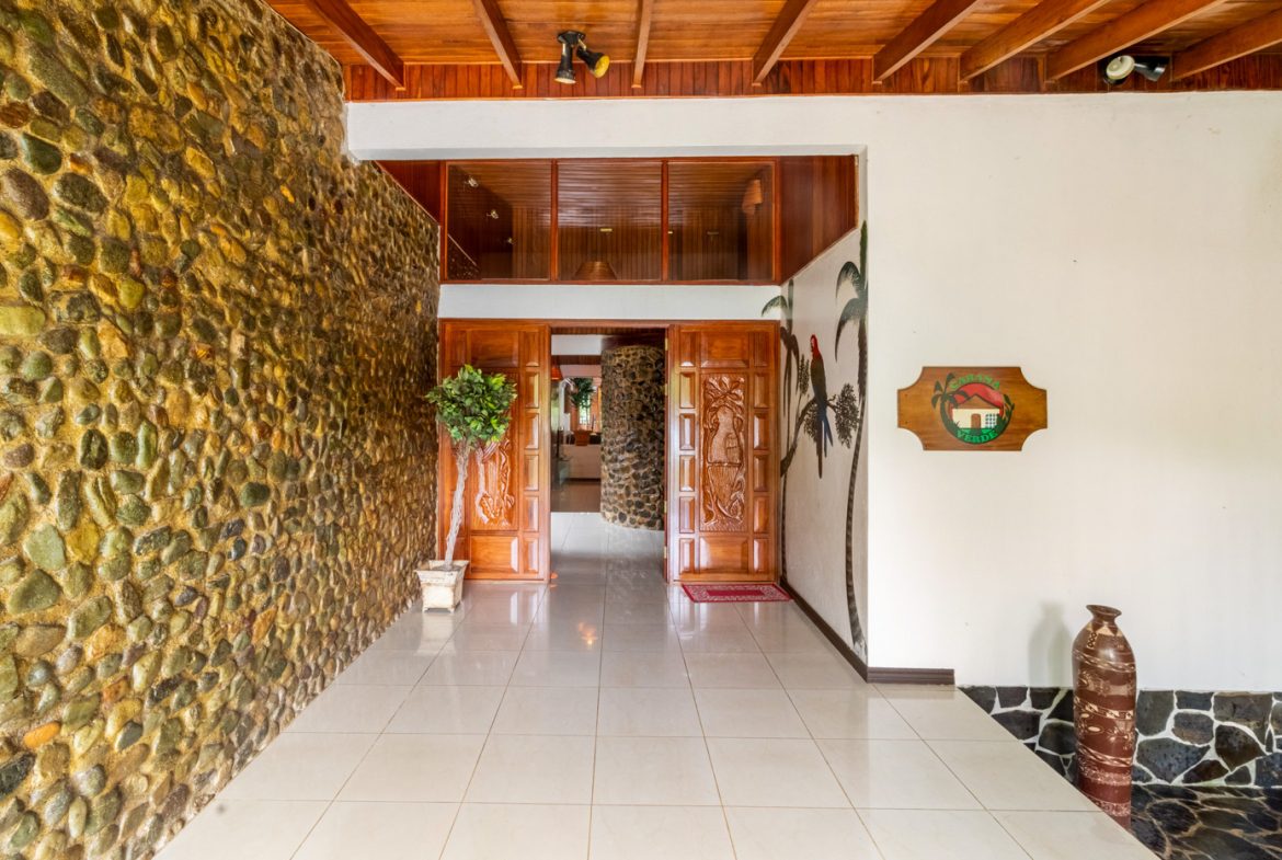 LUXURIOUS 4 BEDROOM HOME PLUS GUEST HOUSE WITH JUNGLE AND RIVER – 1.44 ACRES