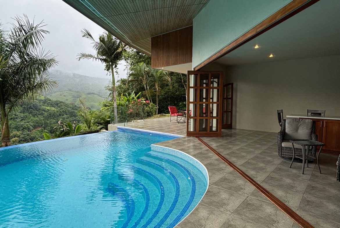 3-BEDROOM MOUNTAIN VIEW HOME WITH NATURE AND RIVER AROUND – 14 ACRES