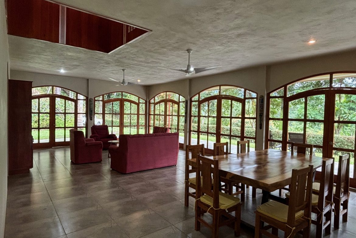 3-BEDROOM MOUNTAIN VIEW HOME WITH NATURE AND RIVER AROUND – 14 ACRES