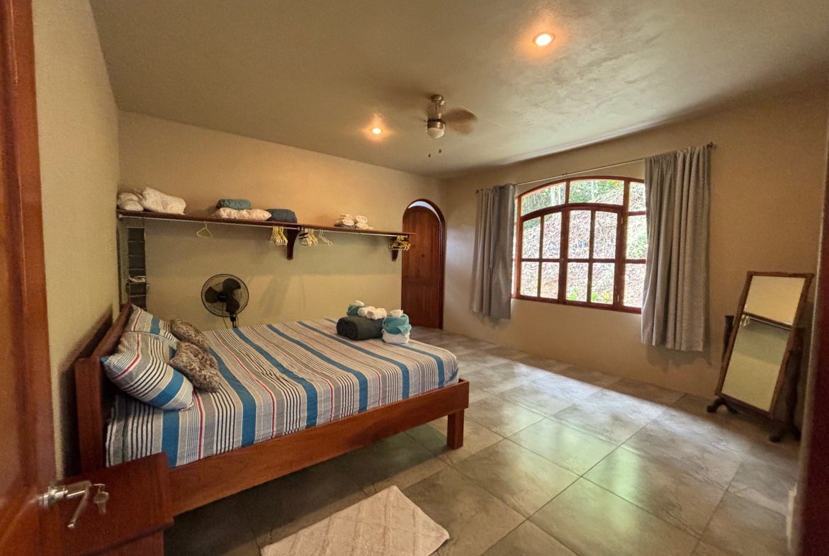 3-BEDROOM MOUNTAIN VIEW HOME WITH NATURE AND RIVER AROUND – 14 ACRES, Uvita, Costa Rica — photo 6