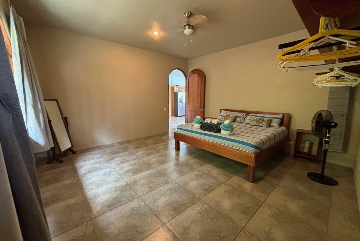 3-BEDROOM MOUNTAIN VIEW HOME WITH NATURE AND RIVER AROUND – 14 ACRES
