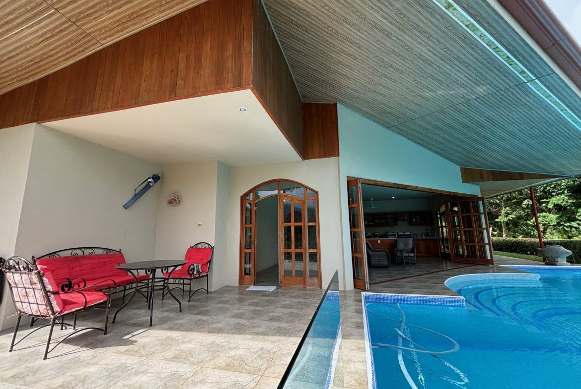 3-BEDROOM MOUNTAIN VIEW HOME WITH NATURE AND RIVER AROUND – 14 ACRES, Uvita, Costa Rica — photo 4