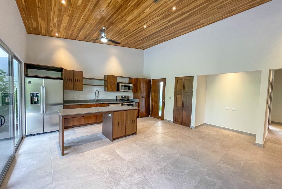 3-BEDROOM HOME WITH POOL AND EASY ACCESS IN OJOCHAL, Uvita, Costa Rica — photo 2