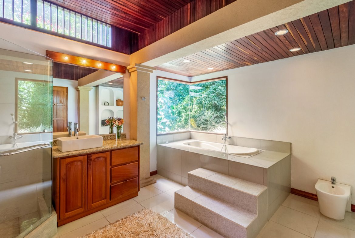 LUXURIOUS 4 BEDROOM HOME PLUS GUEST HOUSE WITH JUNGLE AND RIVER – 1.44 ACRES, Uvita, Costa Rica — photo 8