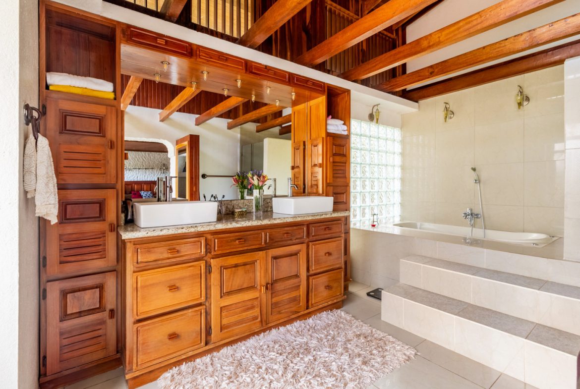 LUXURIOUS 4 BEDROOM HOME PLUS GUEST HOUSE WITH JUNGLE AND RIVER – 1.44 ACRES, Uvita, Costa Rica — photo 5