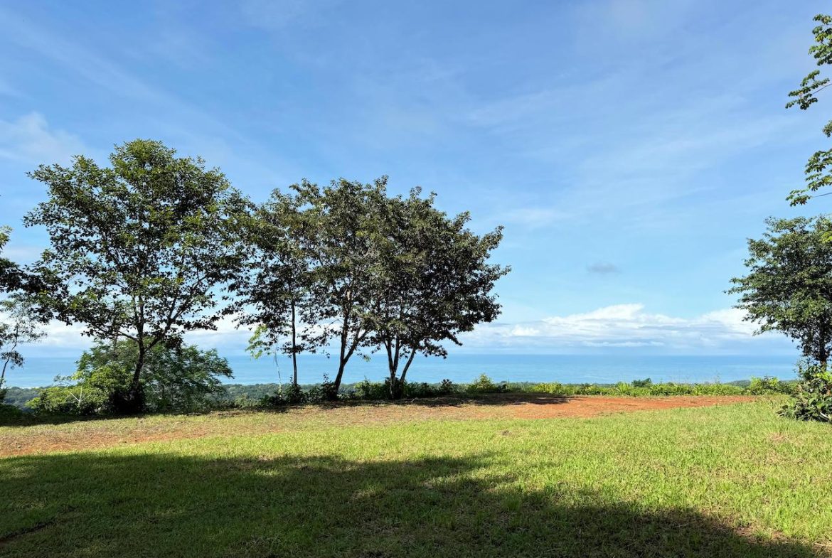 OCEAN VIEW LOT IN GATED COMMUNITY  – 3.73 ACRES