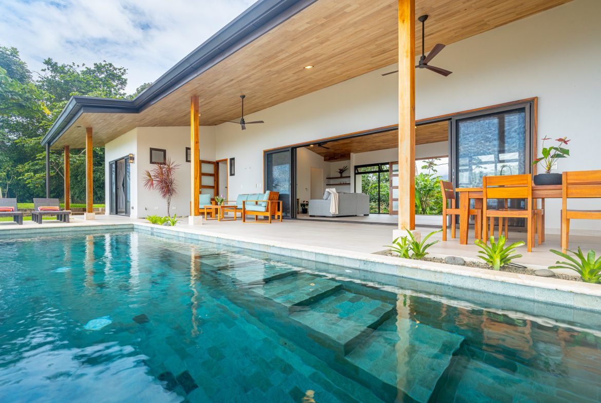 OCEAN VIEW COMTEMPORARY 2-BEDROOM HOME IN GATED COMMUNITY – 2.94 ACRES, Uvita, Costa Rica — photo 3