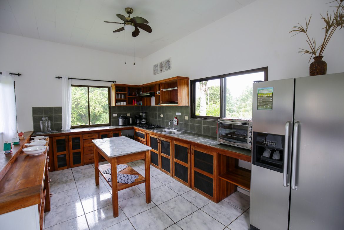 HOME AND APARTMENT WALKING DISTANCE TO THE BEACH – 1.3 ACRES