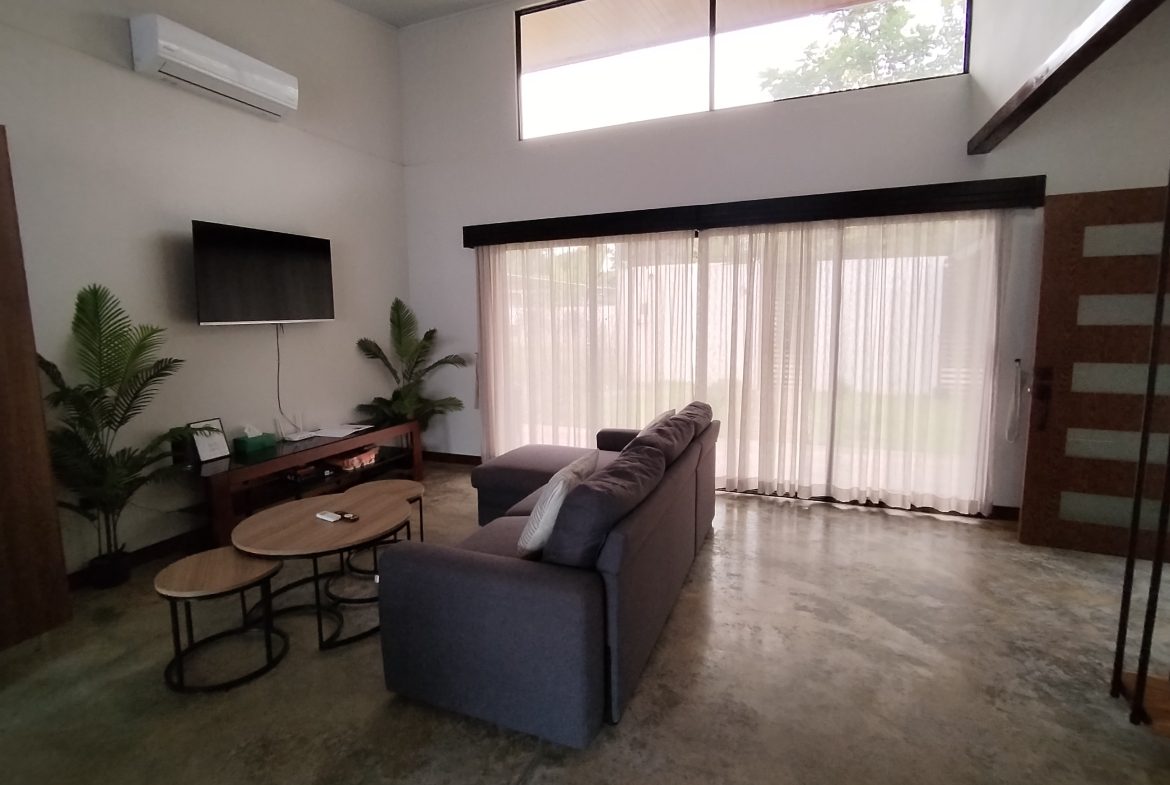 TWO-STORY 3-BEDROOM COMTEMPORARY HOME CLOSE TO THE WHALE TAIL