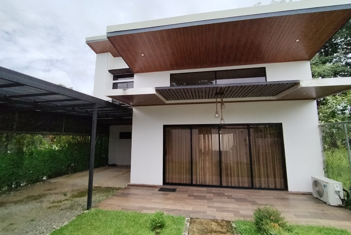 TWO-STORY 3-BEDROOM COMTEMPORARY HOME CLOSE TO THE WHALE TAIL, Uvita, Costa Rica — photo 3