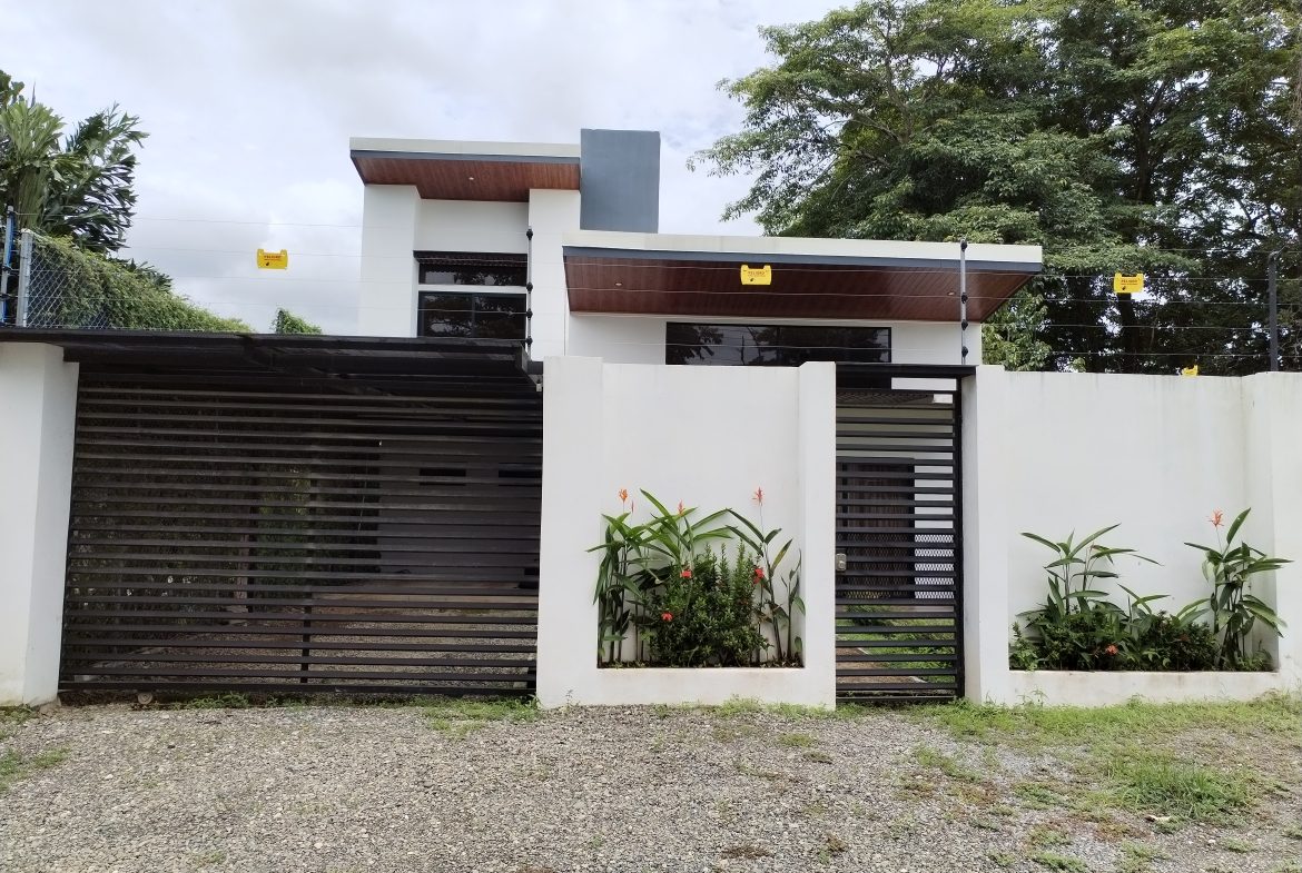 TWO-STORY 3-BEDROOM COMTEMPORARY HOME CLOSE TO THE WHALE TAIL, Uvita, Costa Rica — photo 2